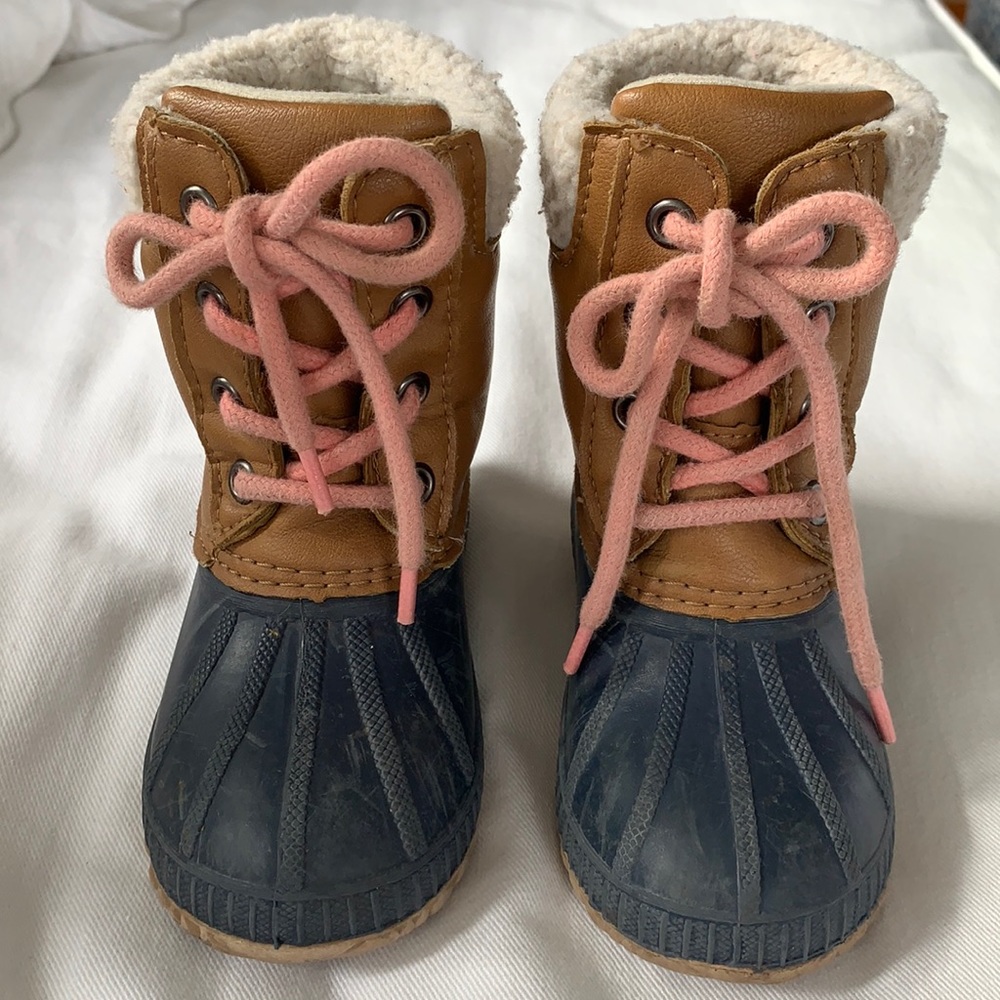 Used Gap Duck Boots!  7T/8T
